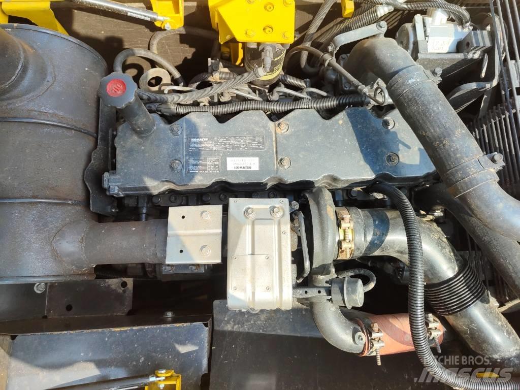 Komatsu PC 200 Pásová rýpadla