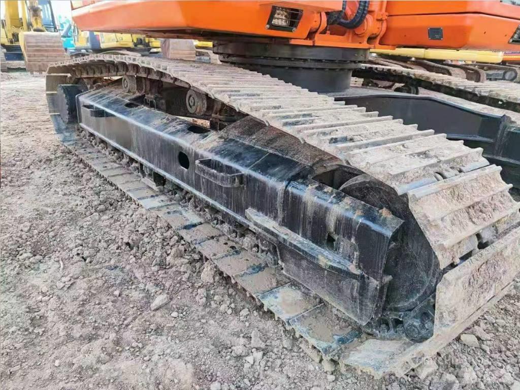 Doosan 225 Pásová rýpadla