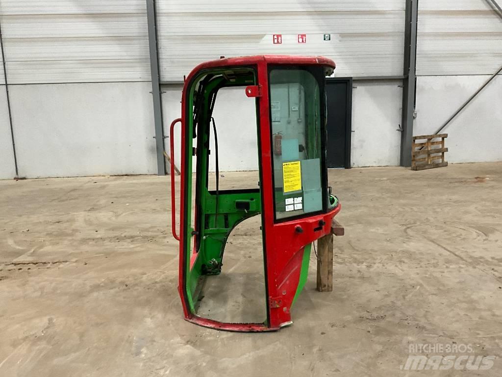 Yanmar Vio 20 / vio 25 Kabiny a interiér