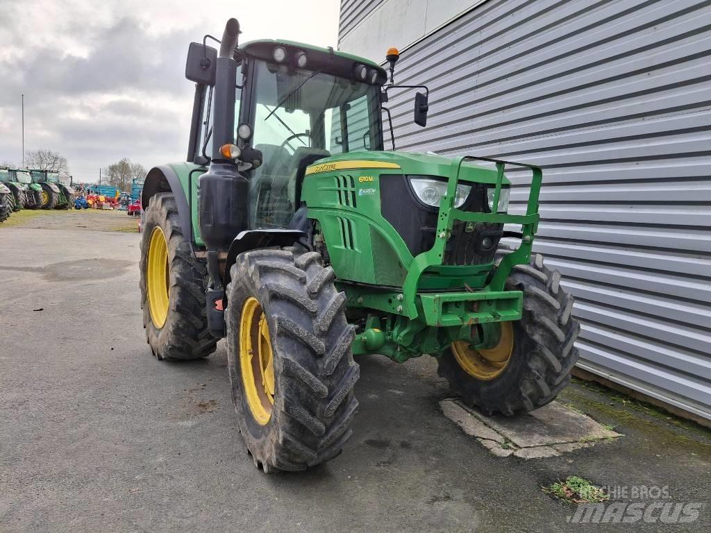 John Deere 6110M Traktory