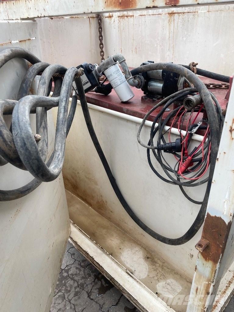  Roug 2000 L Tank Stavebnictví - ostatní