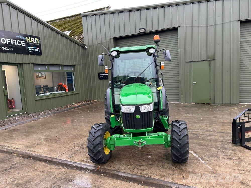 John Deere 4049 R Kompaktní traktory