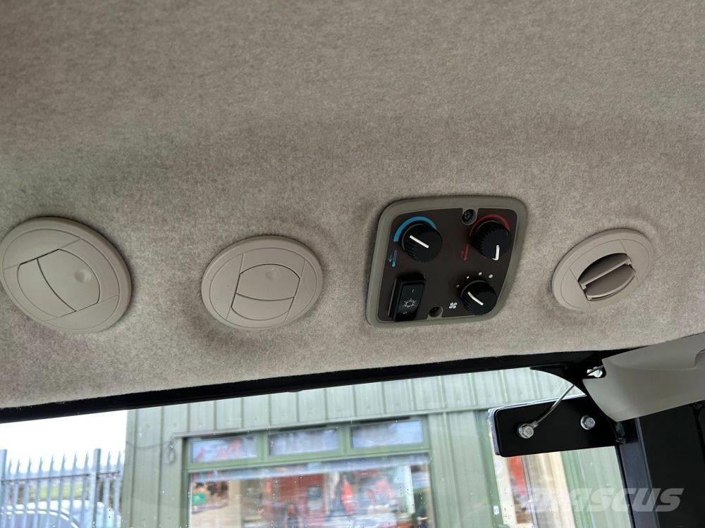 John Deere 4049 R Kompaktní traktory