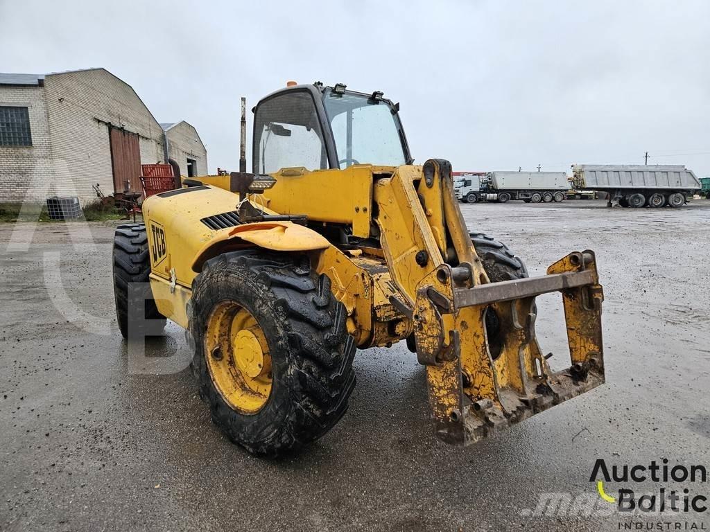 JCB 530 Teleskopické manipulátory