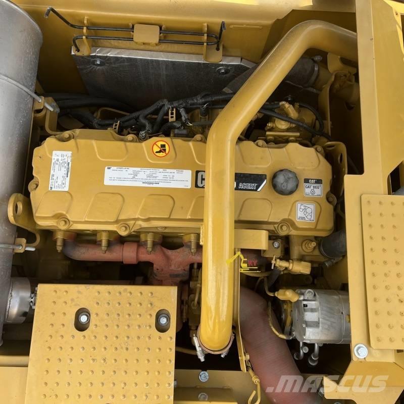 CAT 330D2L Pásová rýpadla