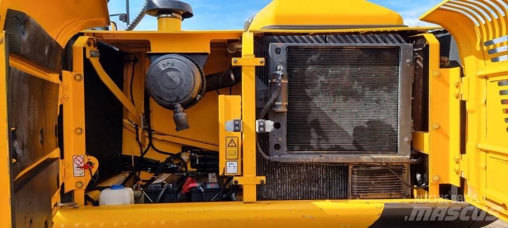 JCB JS 220 LC Pásová rýpadla