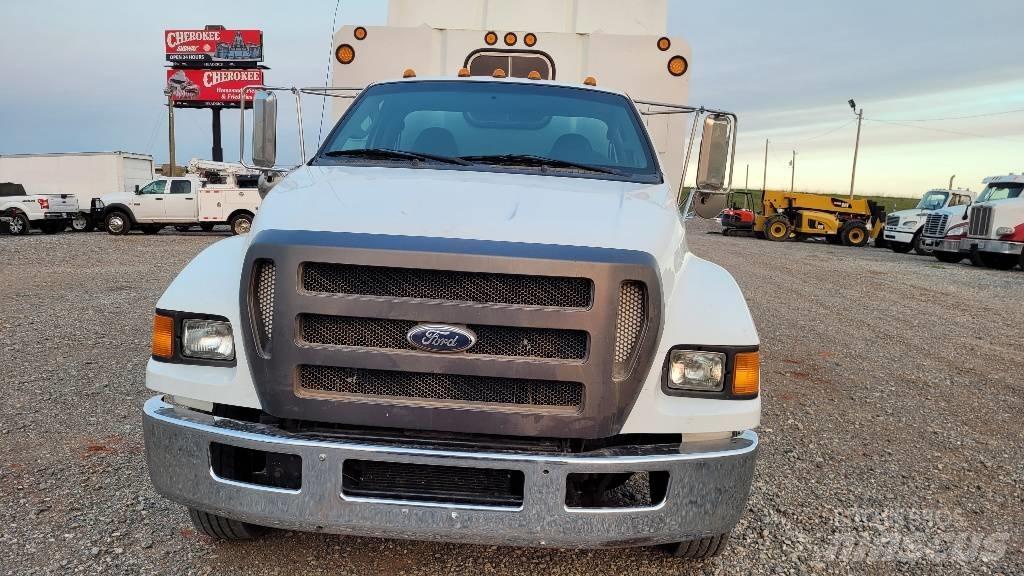 Ford F 650 SD Vozy na dřevní štěpku