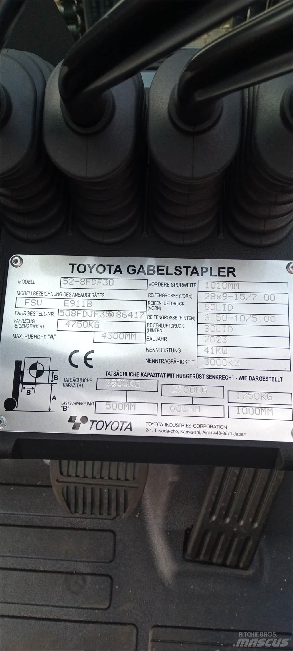 Toyota 52-8FDF30 Dieselové vozíky