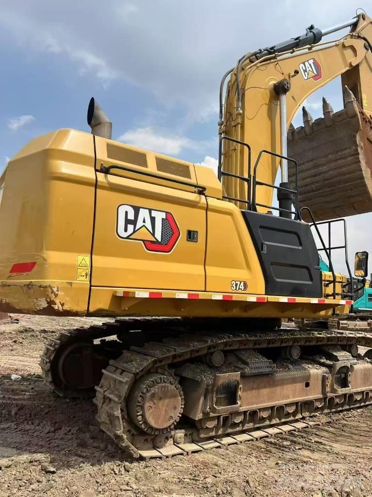 CAT 374 Pásová rýpadla