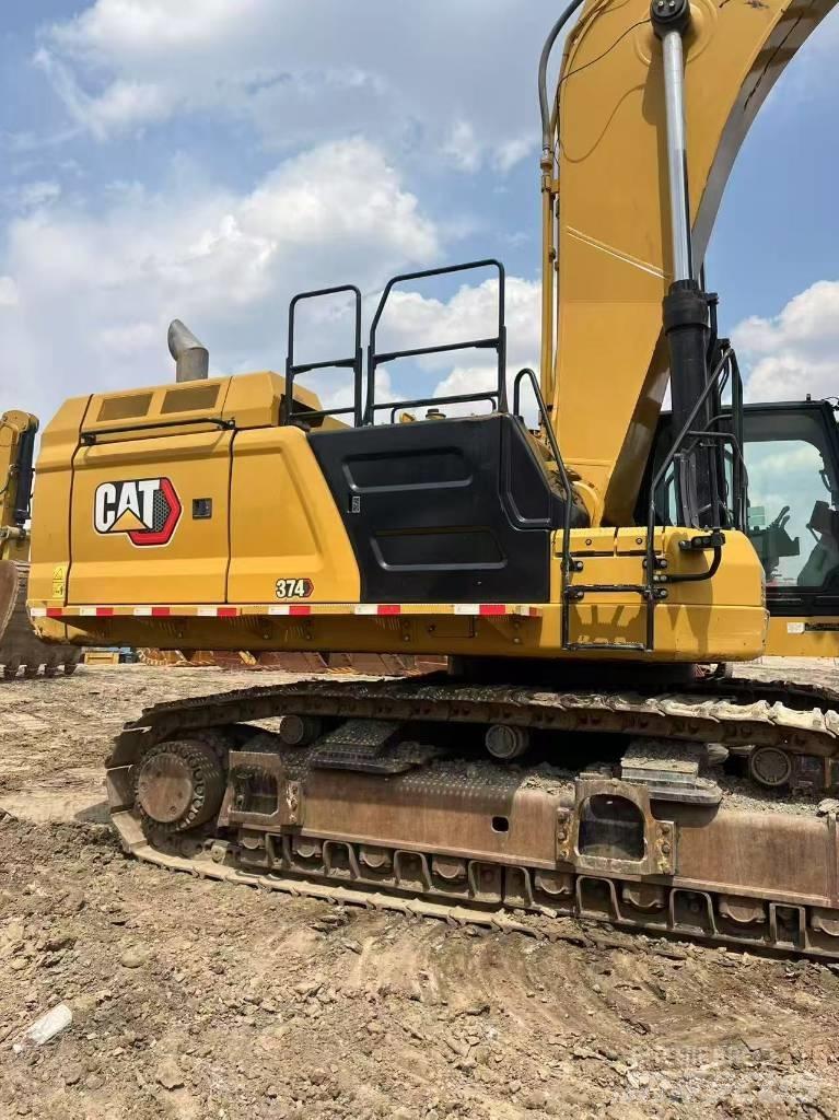 CAT 374 Pásová rýpadla