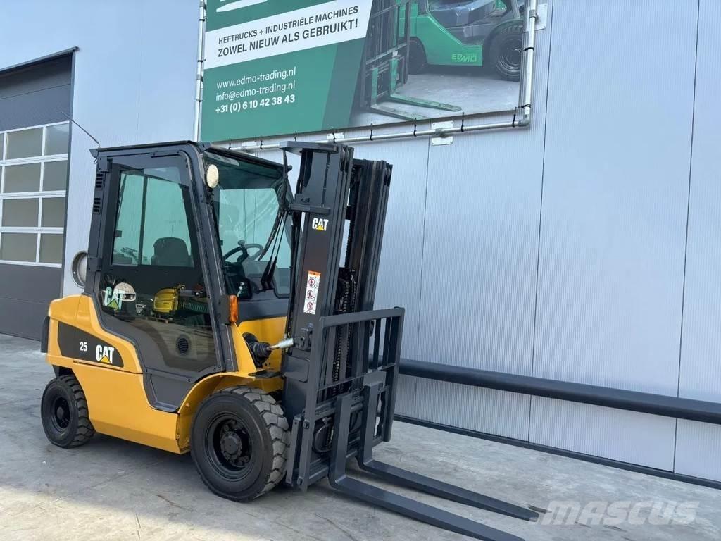 CAT GP25N Heftruck LPG vozíky