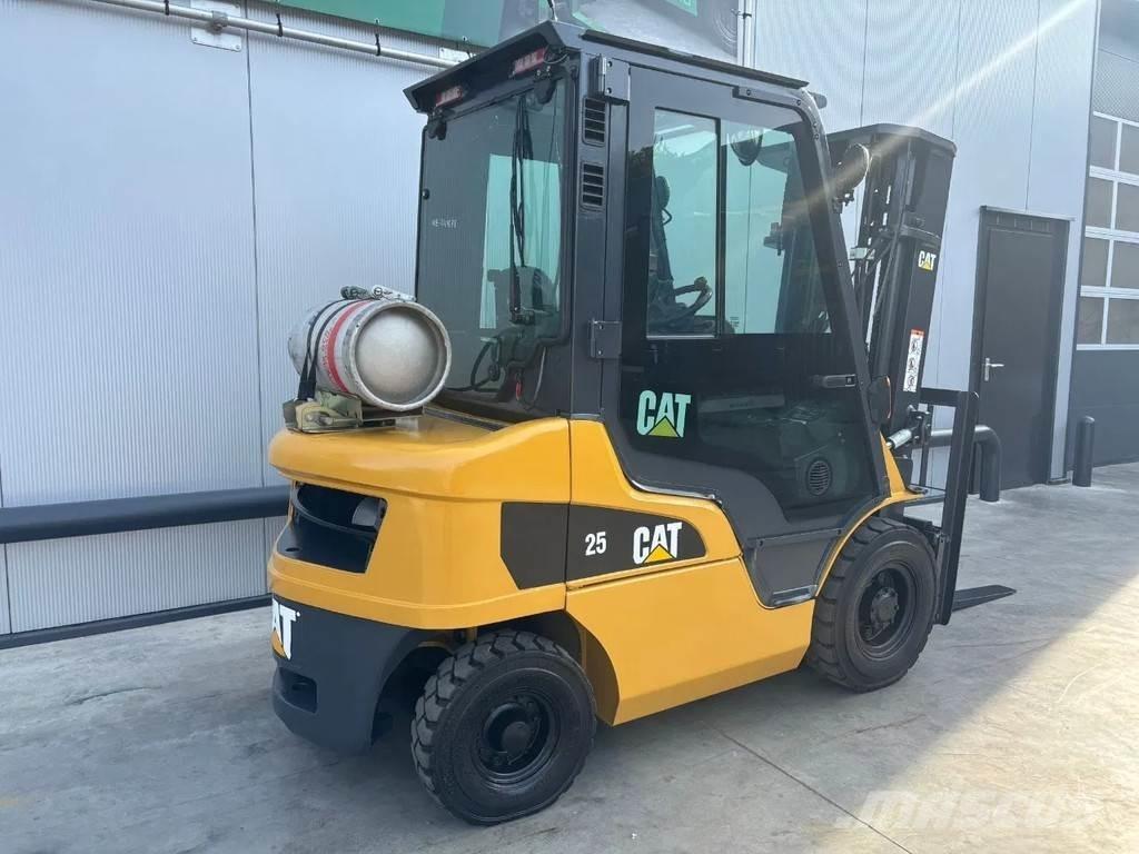 CAT GP25N Heftruck LPG vozíky