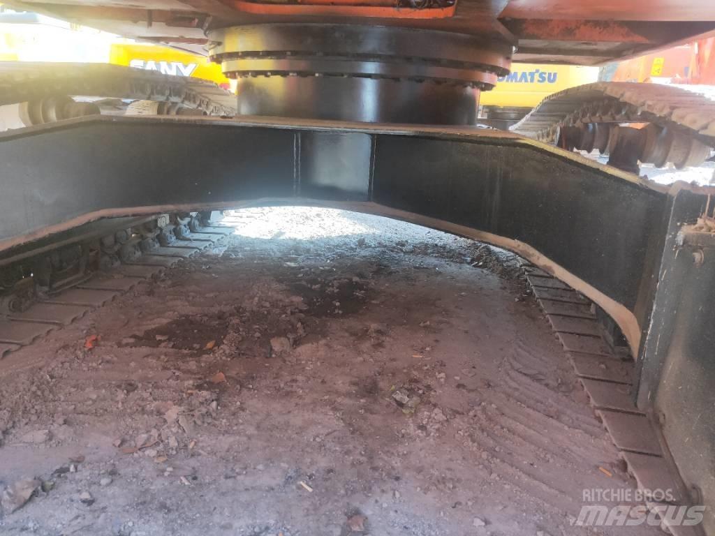 Doosan DH220LC-7 Pásová rýpadla