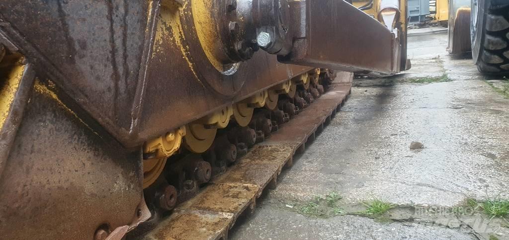 CAT D 6 T XL Pásové dozery