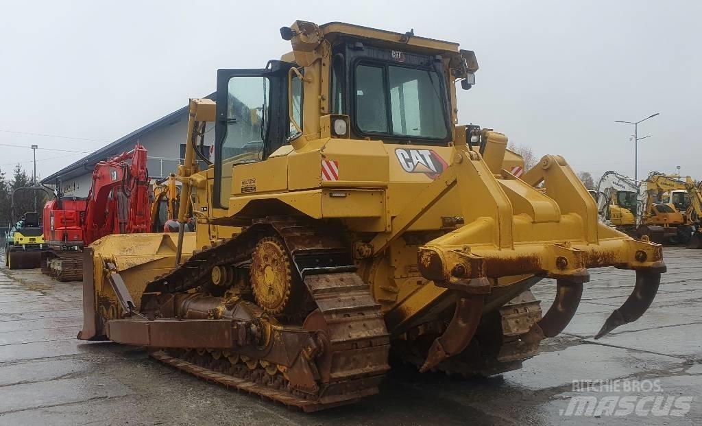 CAT D 6 T XL Pásové dozery