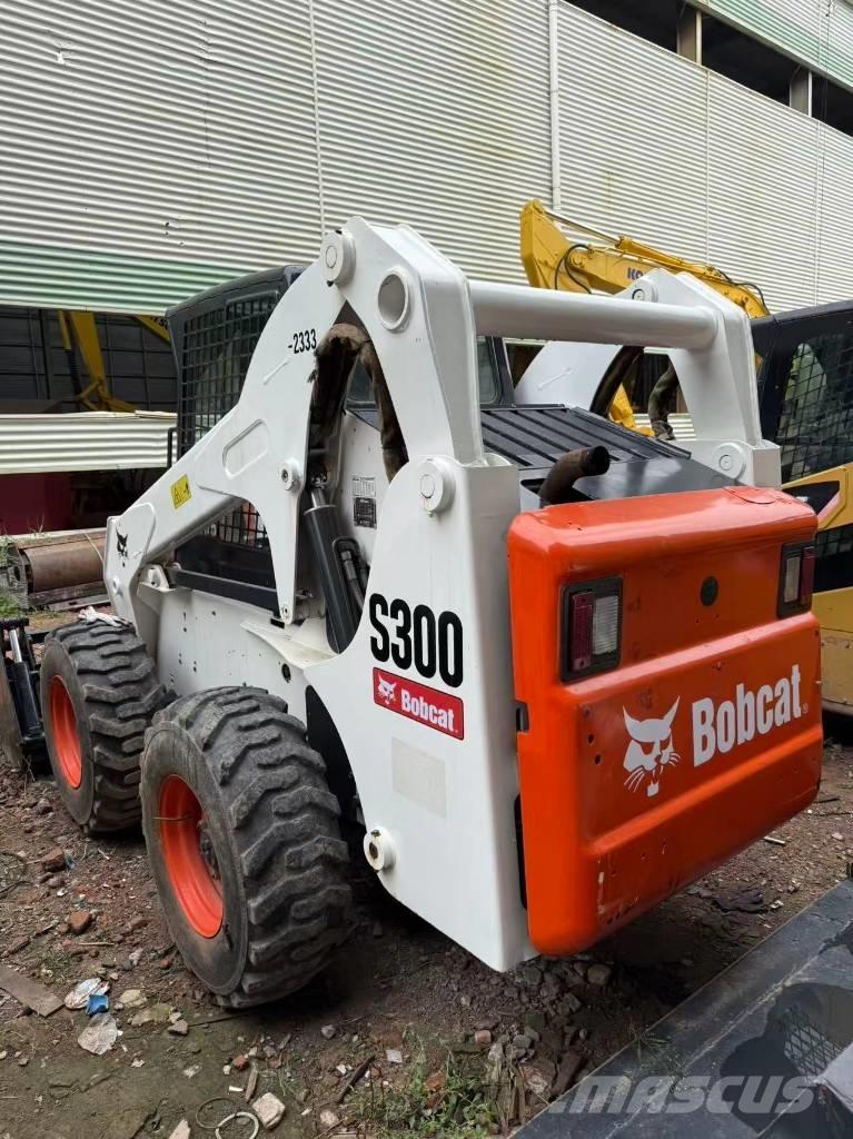 Bobcat S300 Smykem řízené nakladače
