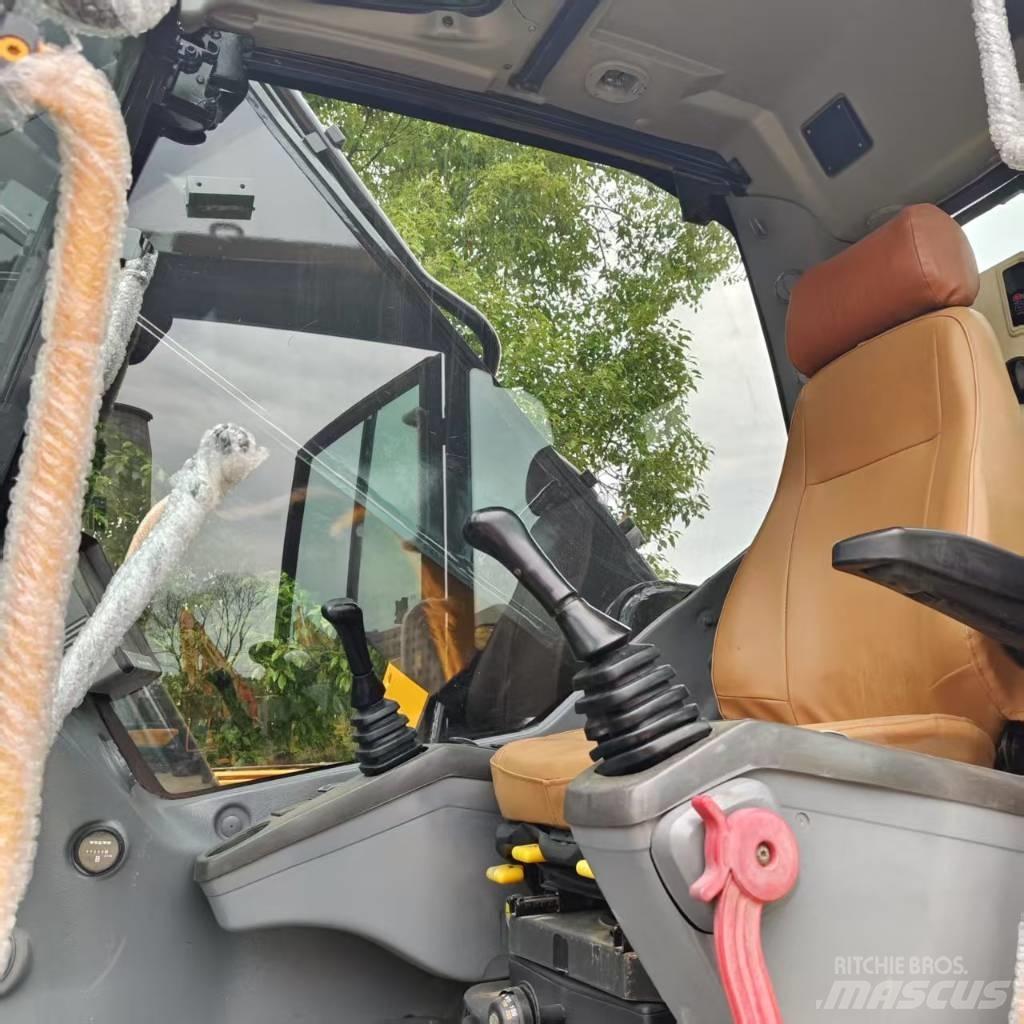 Volvo EC 380 Pásová rýpadla