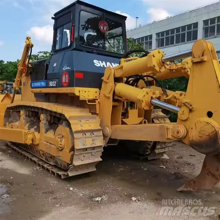 Shantui SD32 Pásové dozery