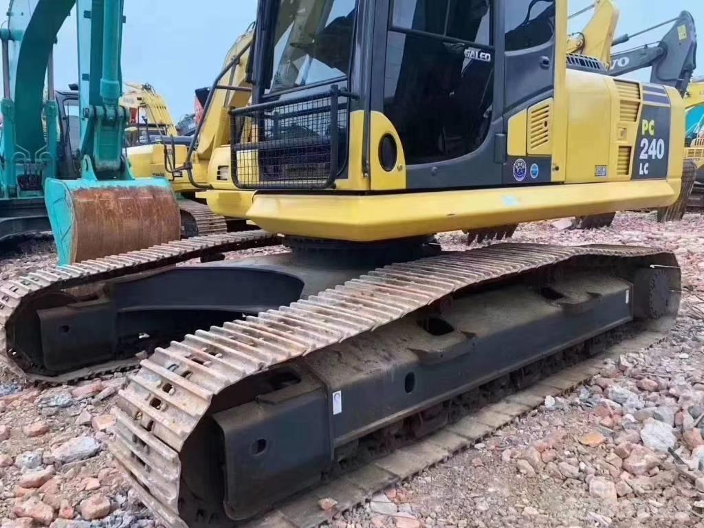 Komatsu PC 240 Pásová rýpadla