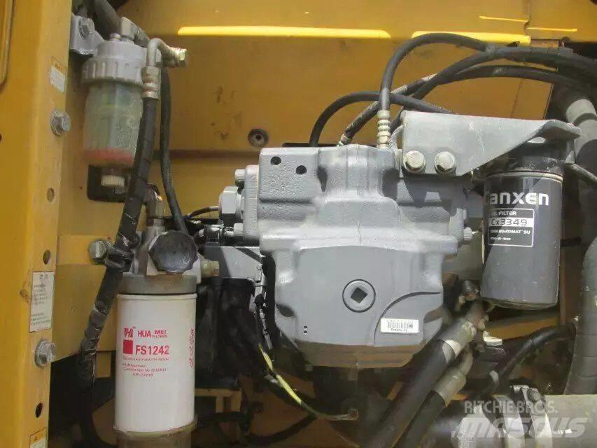 Komatsu PC 210-7 Pásová rýpadla