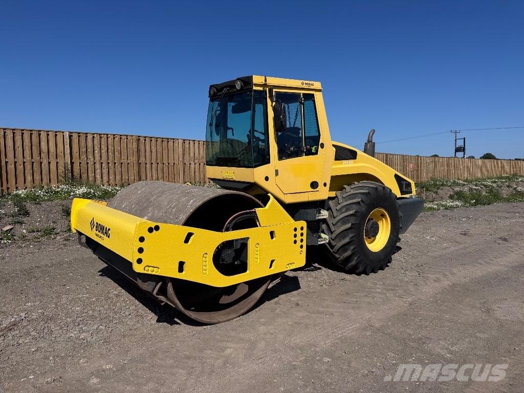 Bomag BW 213 D H-4 Tahačové válce