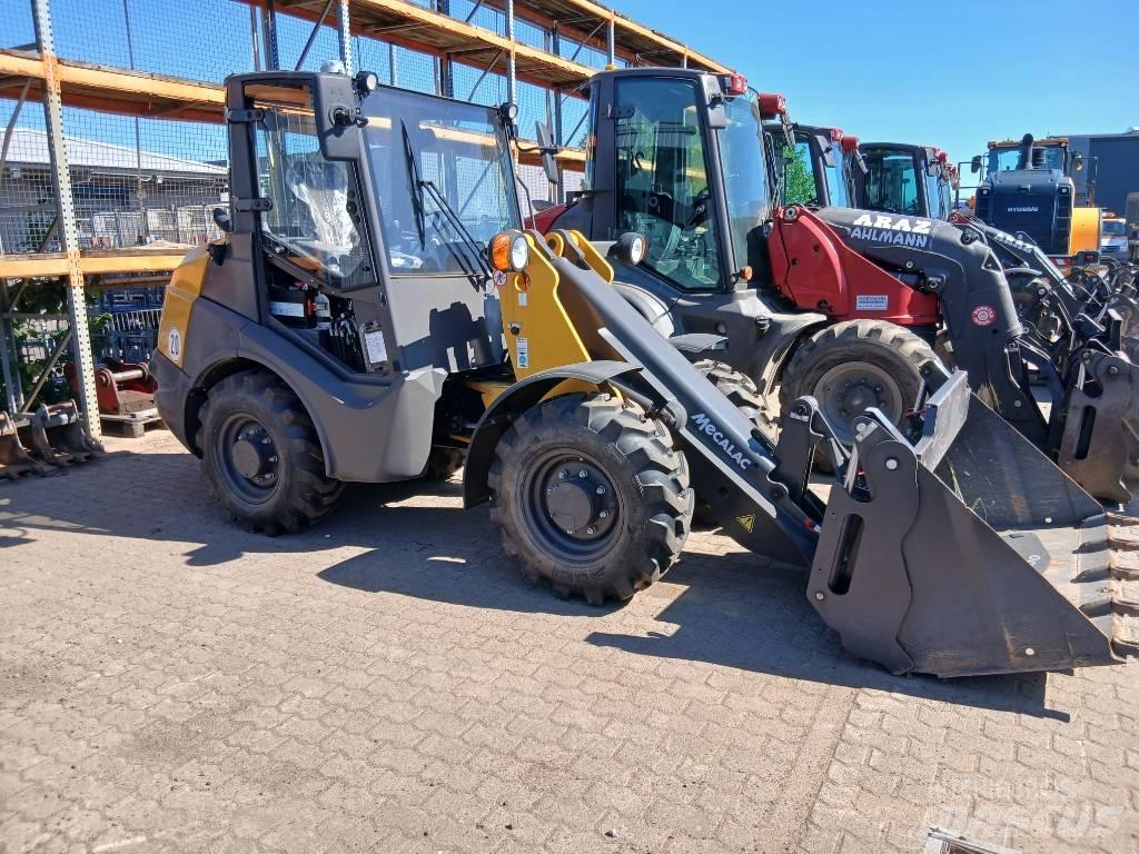 Mecalac AX 700 Kolové nakladače