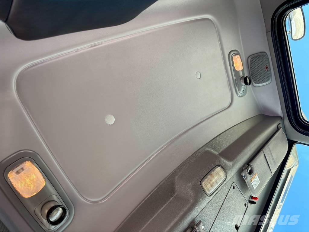 Peterbilt 389 Tahače