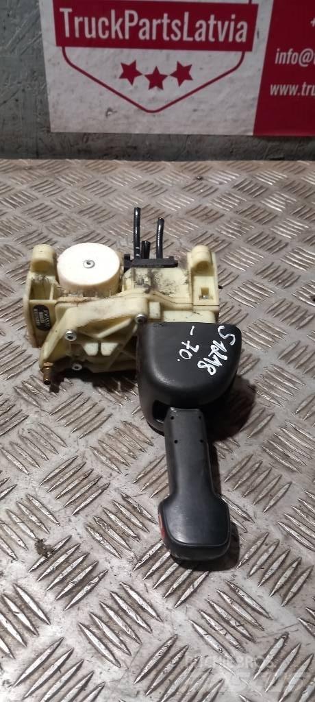 Scania R 440    1882115 Kabiny a interiér