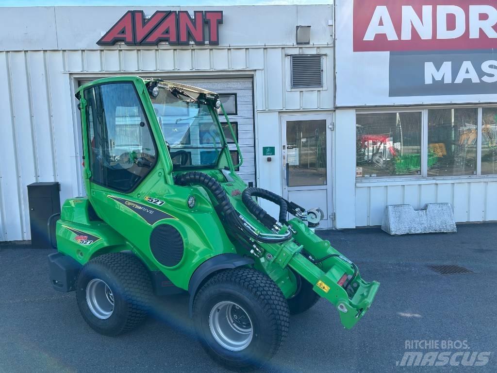 Avant E 527 Med  hytt Smykem řízené nakladače