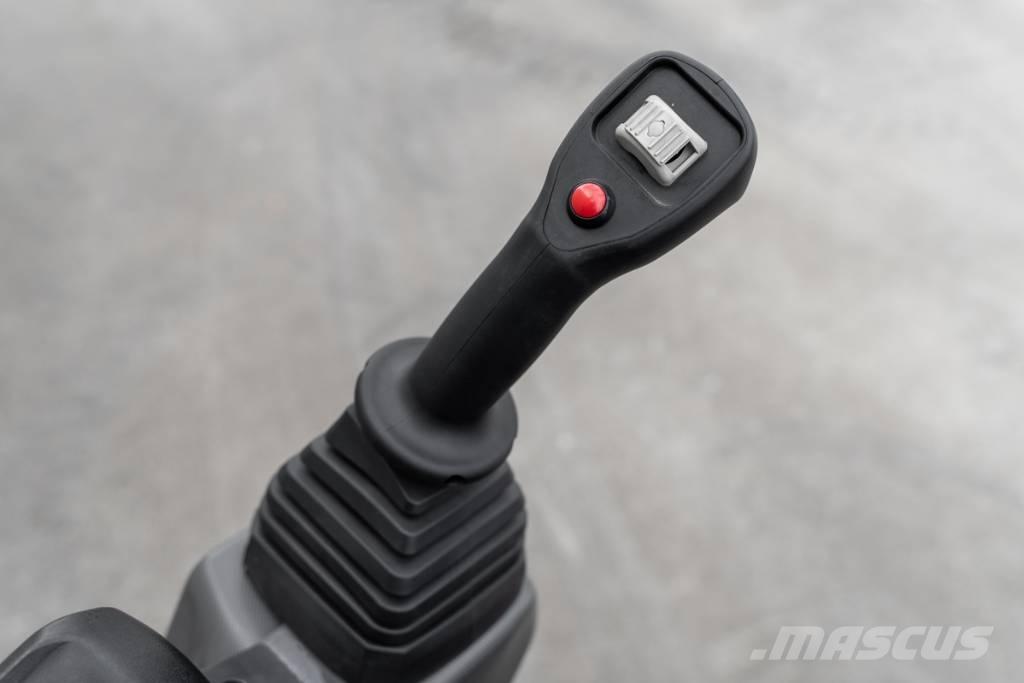 CASE CX 12 D Mini rýpadla < 7t