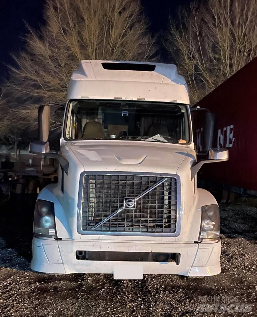 Volvo VNL 42 670 Tahače
