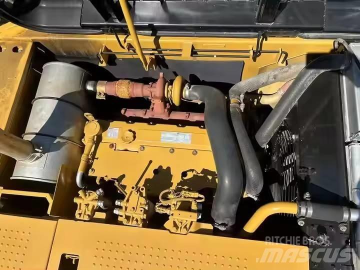 CAT CAT320D2 Midi rýpadla 7t - 12t