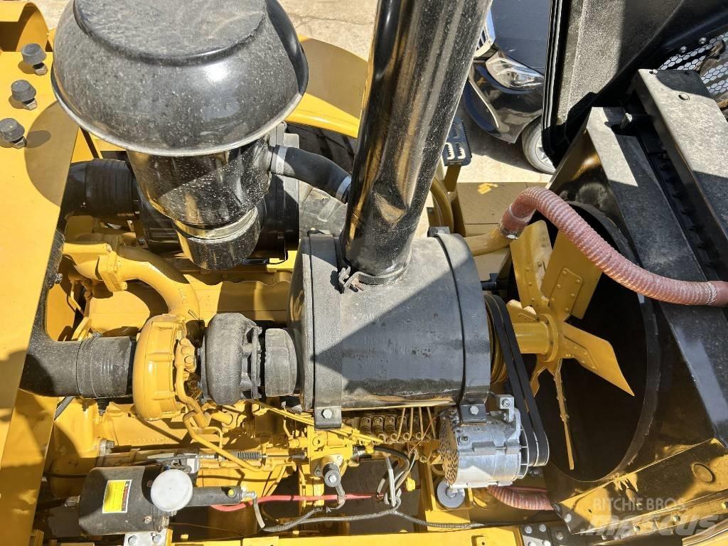 CAT 966 H Kolové nakladače