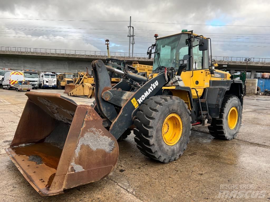 Komatsu WA320PZ-6 Kolové nakladače