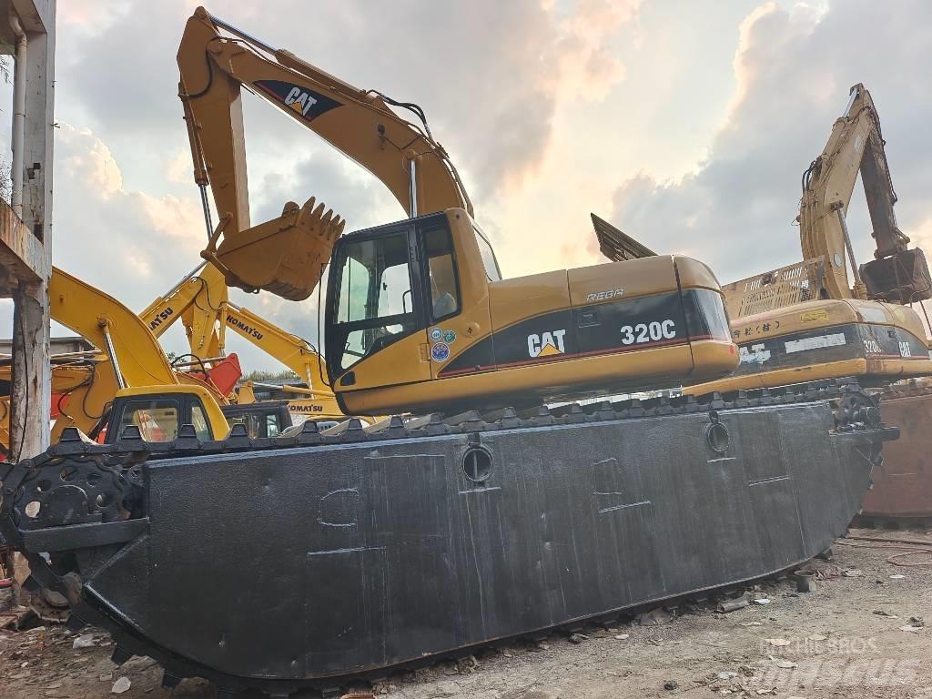 CAT 320 C Obojživelná rypadla