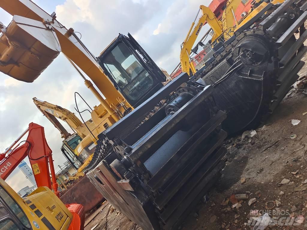 CAT 320 C Obojživelná rypadla