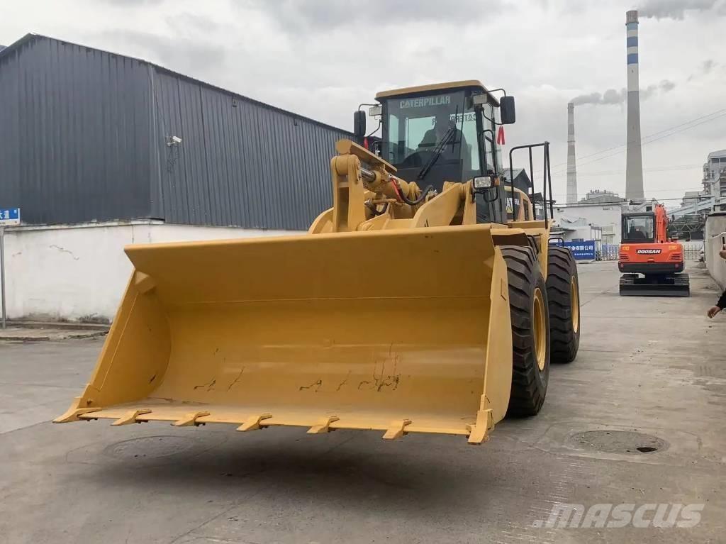 CAT 966H Kolové nakladače
