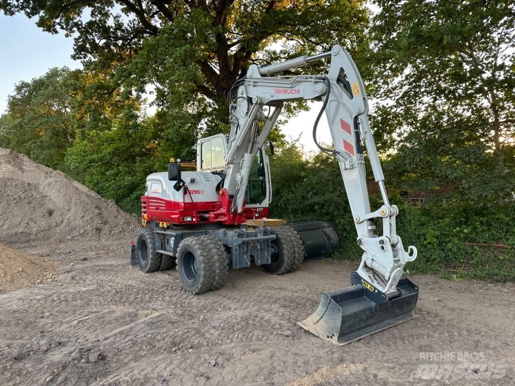 Takeuchi TB295W Kolová rýpadla