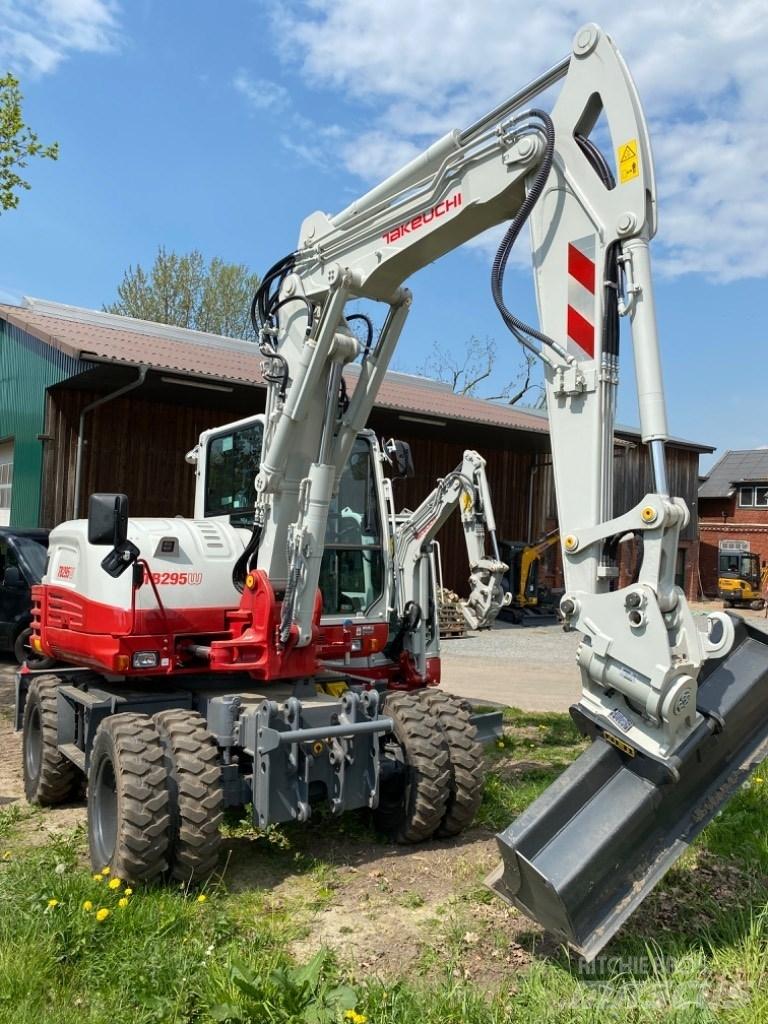 Takeuchi TB295W Kolová rýpadla