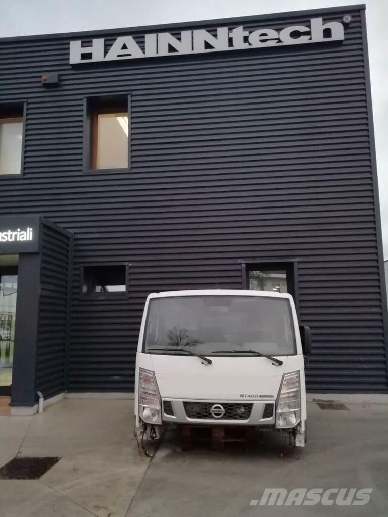 Nissan NT 400 Kabiny a interiér