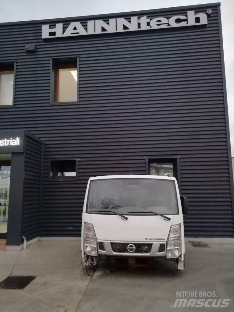Nissan NT400 Kabiny a interiér