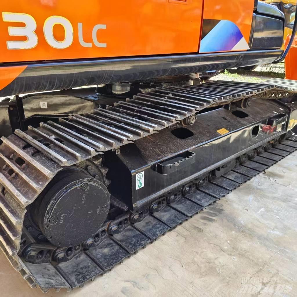 Hitachi ZX 130 Pásová rýpadla