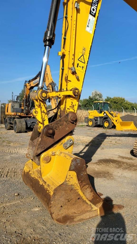 JCB JS 220 LC Pásová rýpadla