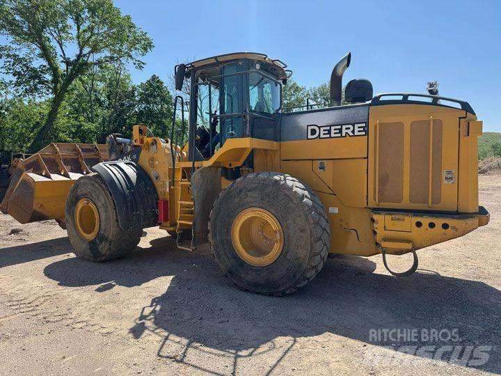 John Deere 824K-II Kolové nakladače