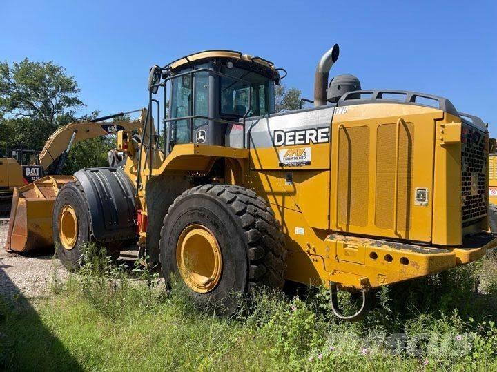 John Deere 824K-II Kolové nakladače