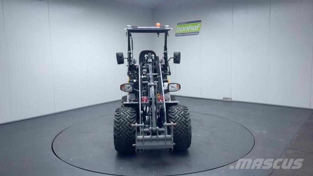 GiANT G2300 HD Kolové nakladače