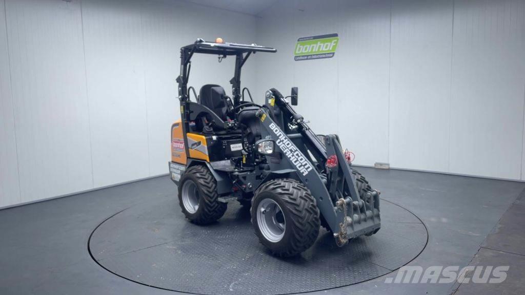 GiANT G2300 HD Kolové nakladače