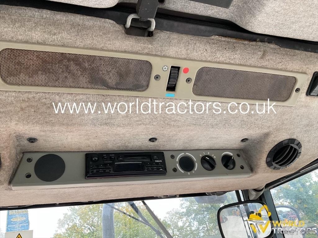 Massey Ferguson 4235 Traktory