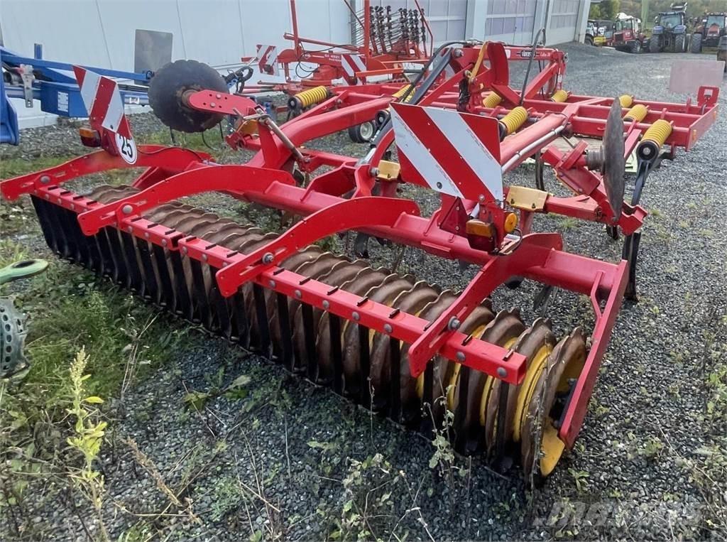 Väderstad CS 300 Kultivátory