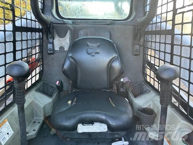 Bobcat T 590 Smykem řízené nakladače